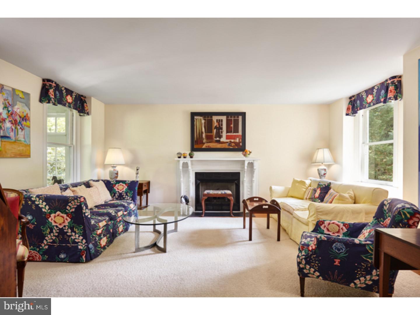 411 Fishers Road Bryn Mawr, PA 19010 - Photo 3 of 22 Living Room