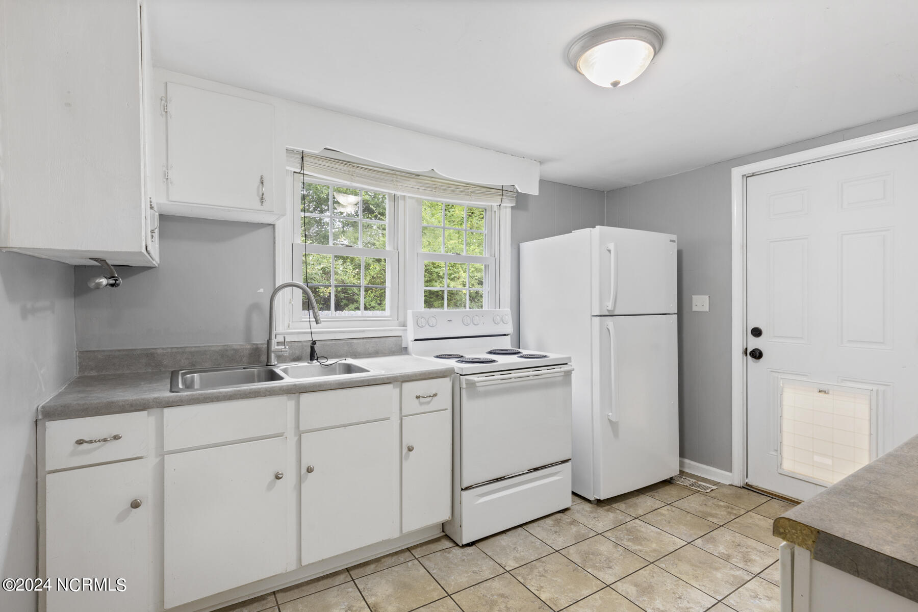 712 High Hill Road Jacksonville, NC 28540 - Photo 7 of 19 highhill-10