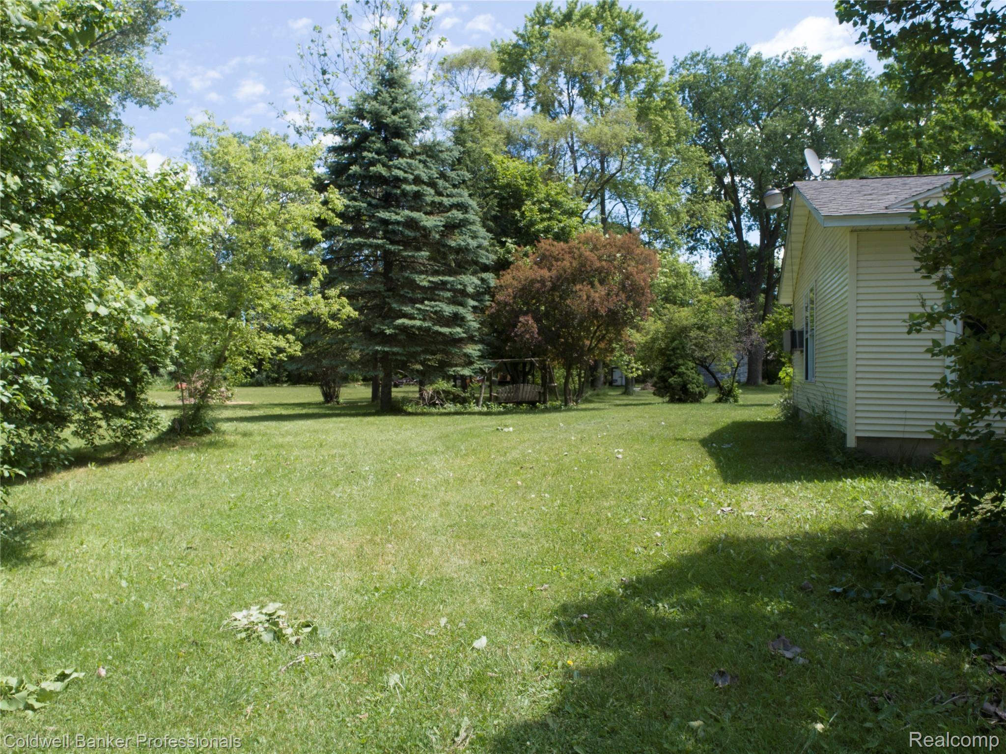 4094 West Willard Road Birch Run, MI 48415 - Photo 7 of 59 YARD.jpg