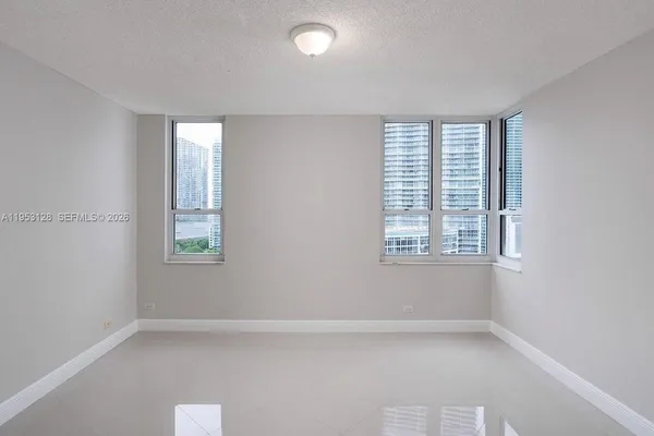 $4,950 | 701 Brickell Key Boulevard, Unit 2004, Miami, FL 33131