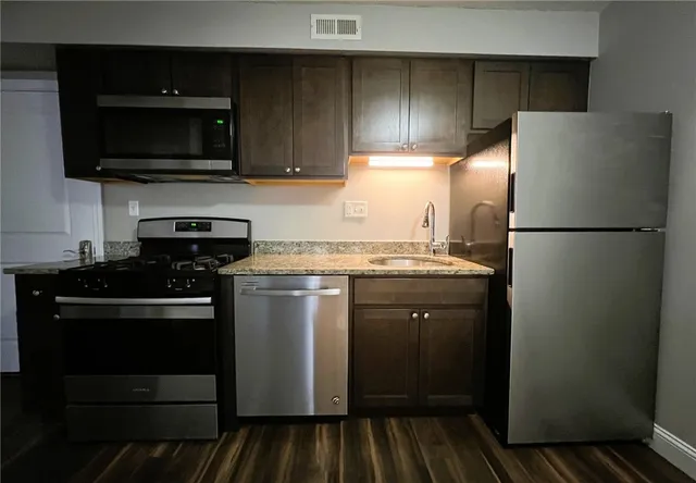 $1,650 | 879 Bernon Street, Unit 228, Woonsocket, RI 02895