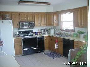 1715 West Overlook Road Marion, IN 46952 - Photo 3 of 7 Gallery Image 3