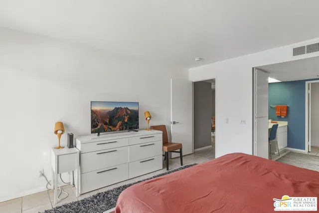 $405,000 | 500 South Farrell Drive, Unit M79, Palm Springs, CA 92264