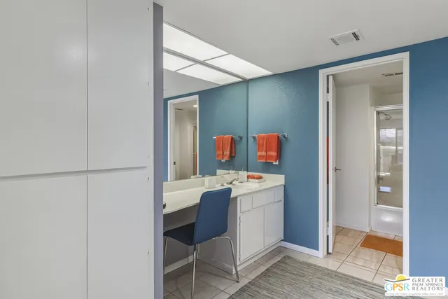 $405,000 | 500 South Farrell Drive, Unit M79, Palm Springs, CA 92264