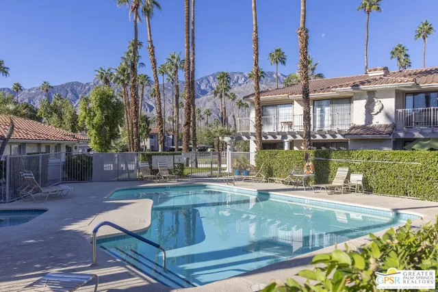 $405,000 | 500 South Farrell Drive, Unit M79, Palm Springs, CA 92264