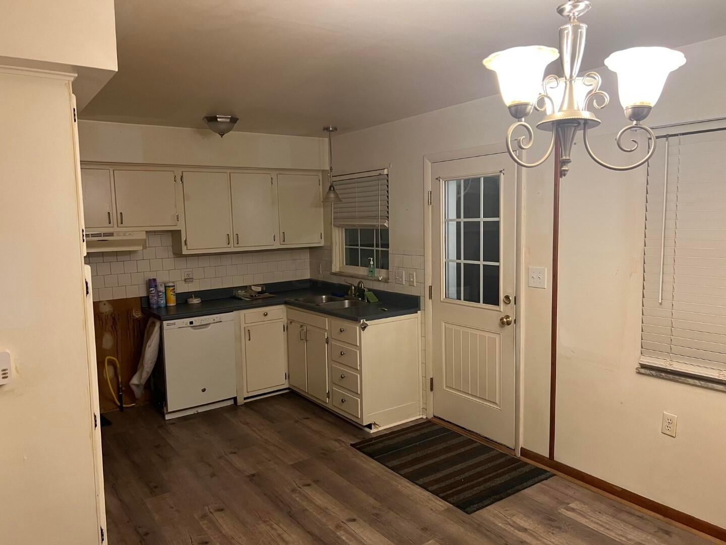 249 Deerfield Road Columbus, OH 43228 - Photo 10 of 40 IMG_1880