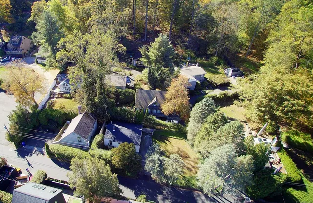 $399,000 | 213 Mamanasco Road, Ridgefield, CT 06877