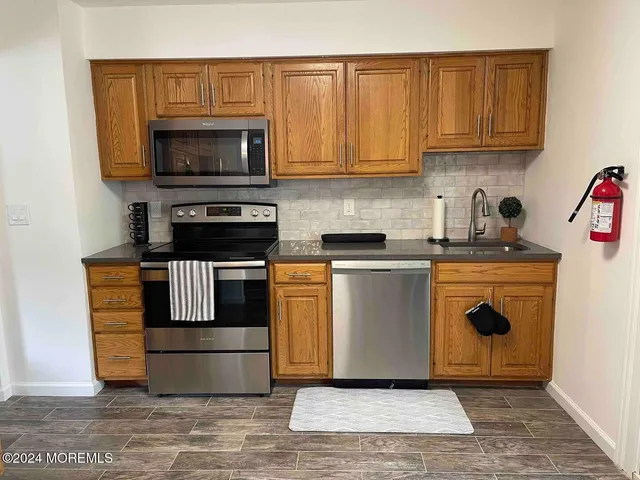 $4,000 | 556 Mark Drive, Brick, NJ 08723