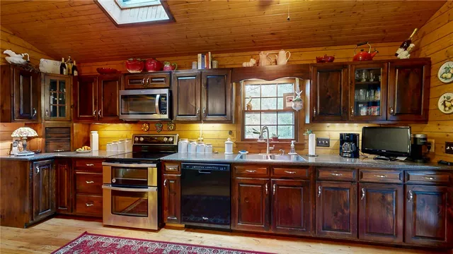 $1,250,000 | 2111 Moorefield Memorial Highway, Pickens, SC 29671