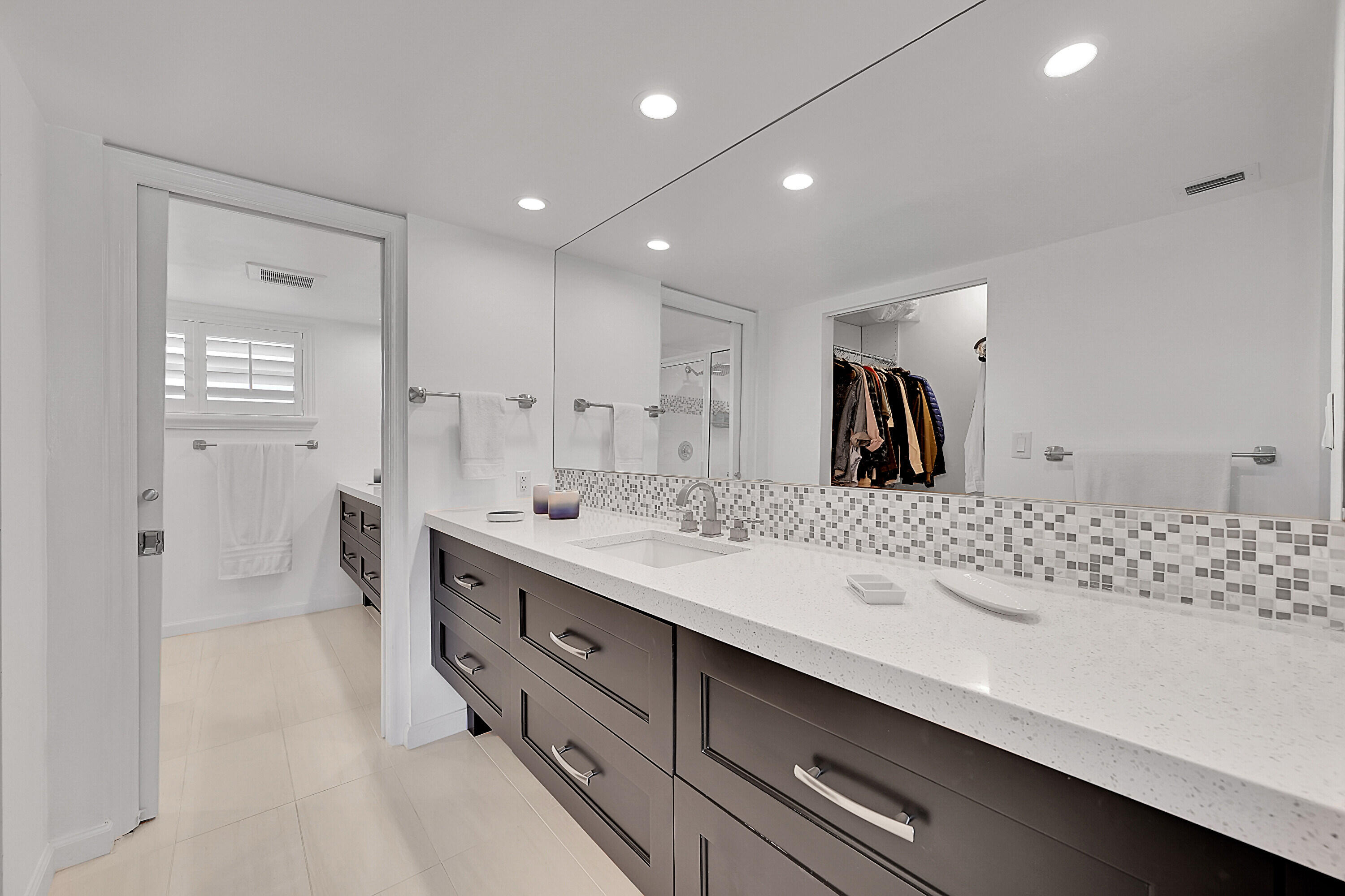 2871 North Ocean Boulevard, Unit D302 Boca Raton, FL 33431 - Photo 23 of 59 Master Bathroom