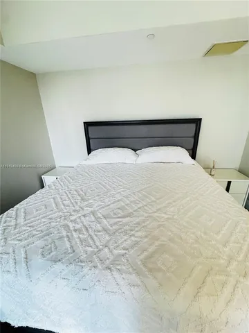 $459,900 | 475 Brickell Avenue, Unit 808, Miami, FL 33131