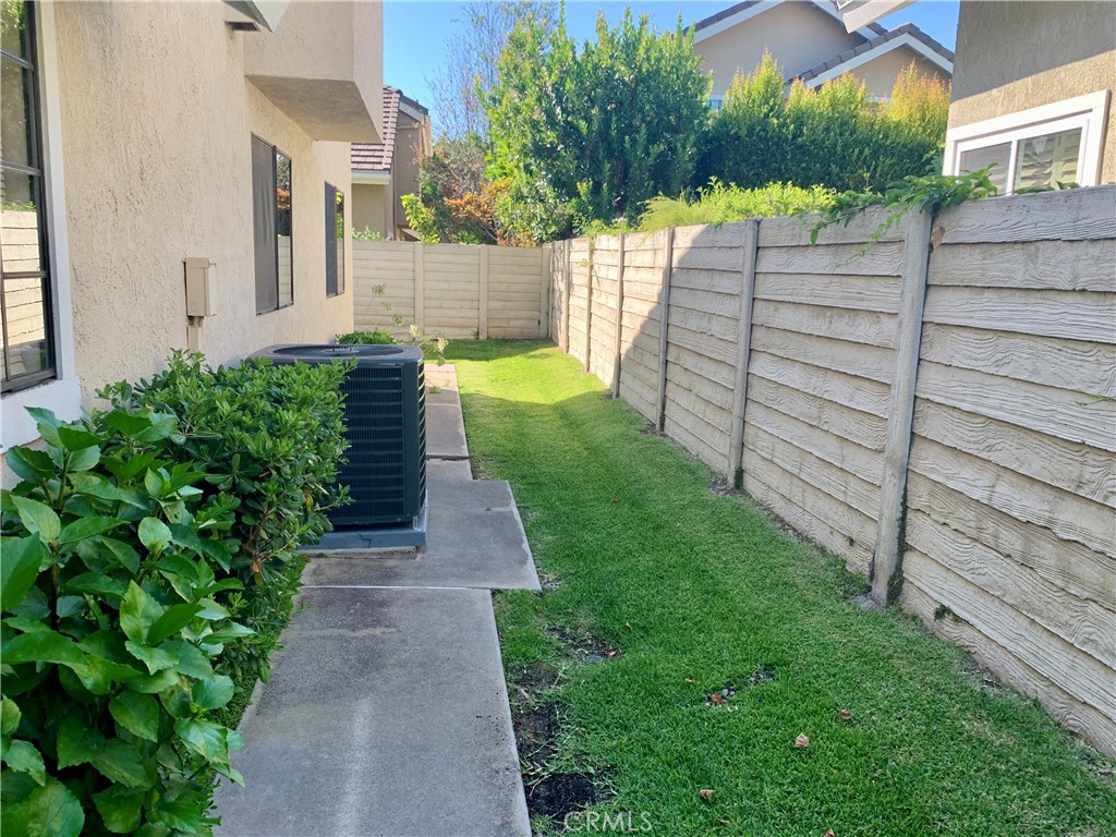 3 Rushingwind, Unit 4 Irvine, CA 92614 - Photo 21 of 34 Side Yard