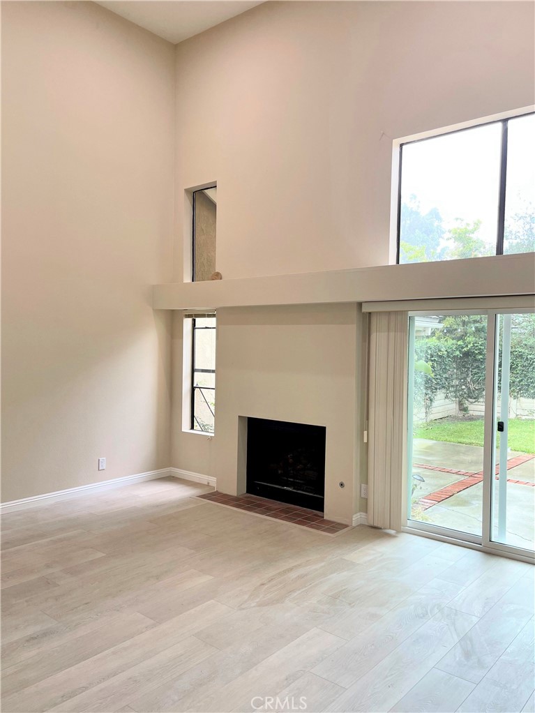 3 Rushingwind, Unit 4 Irvine, CA 92614 - Photo 5 of 34 Living Room