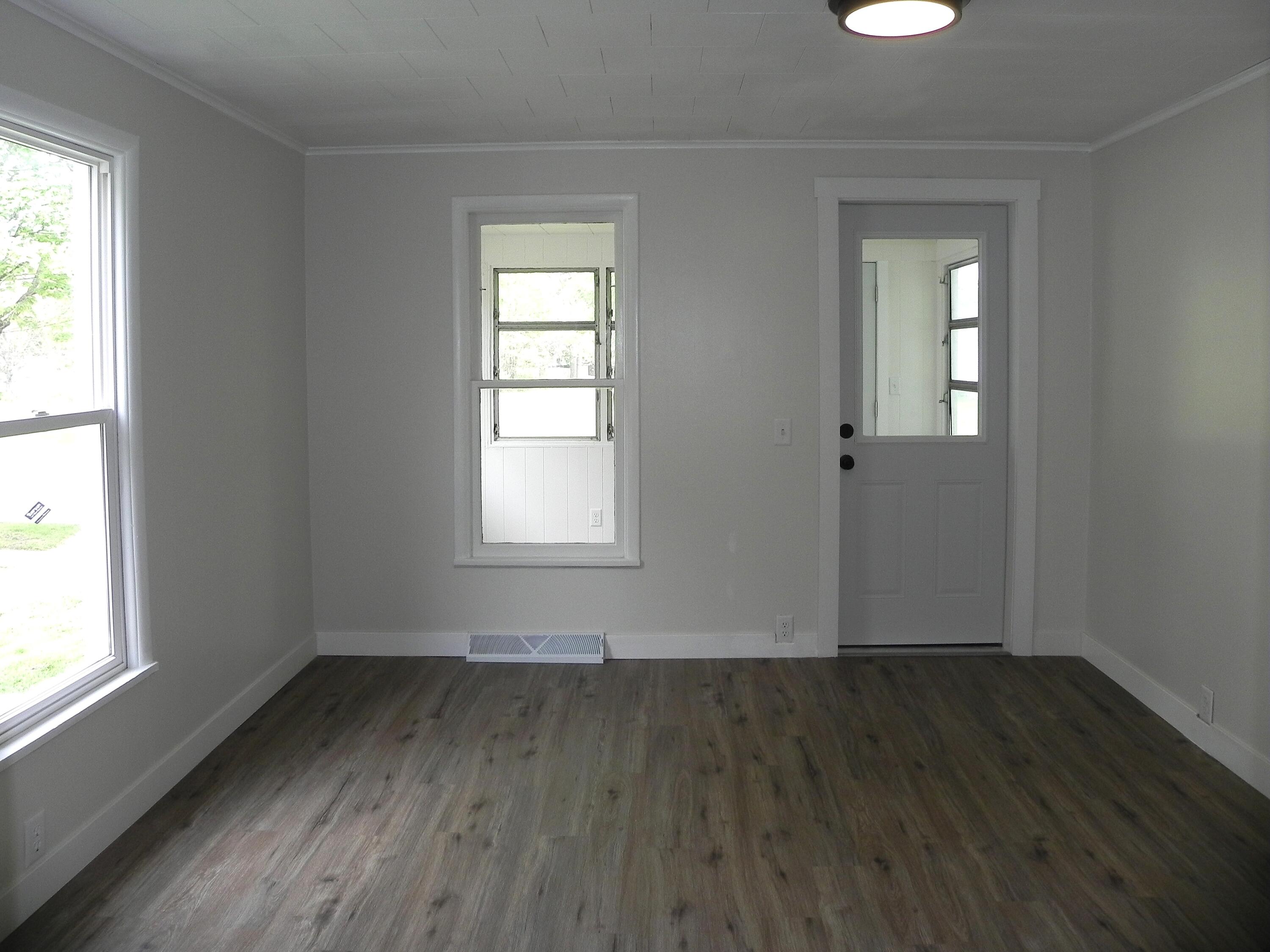 437 East Michigan Avenue Three Rivers, MI 49093 - Photo 12 of 31 DSCN1646