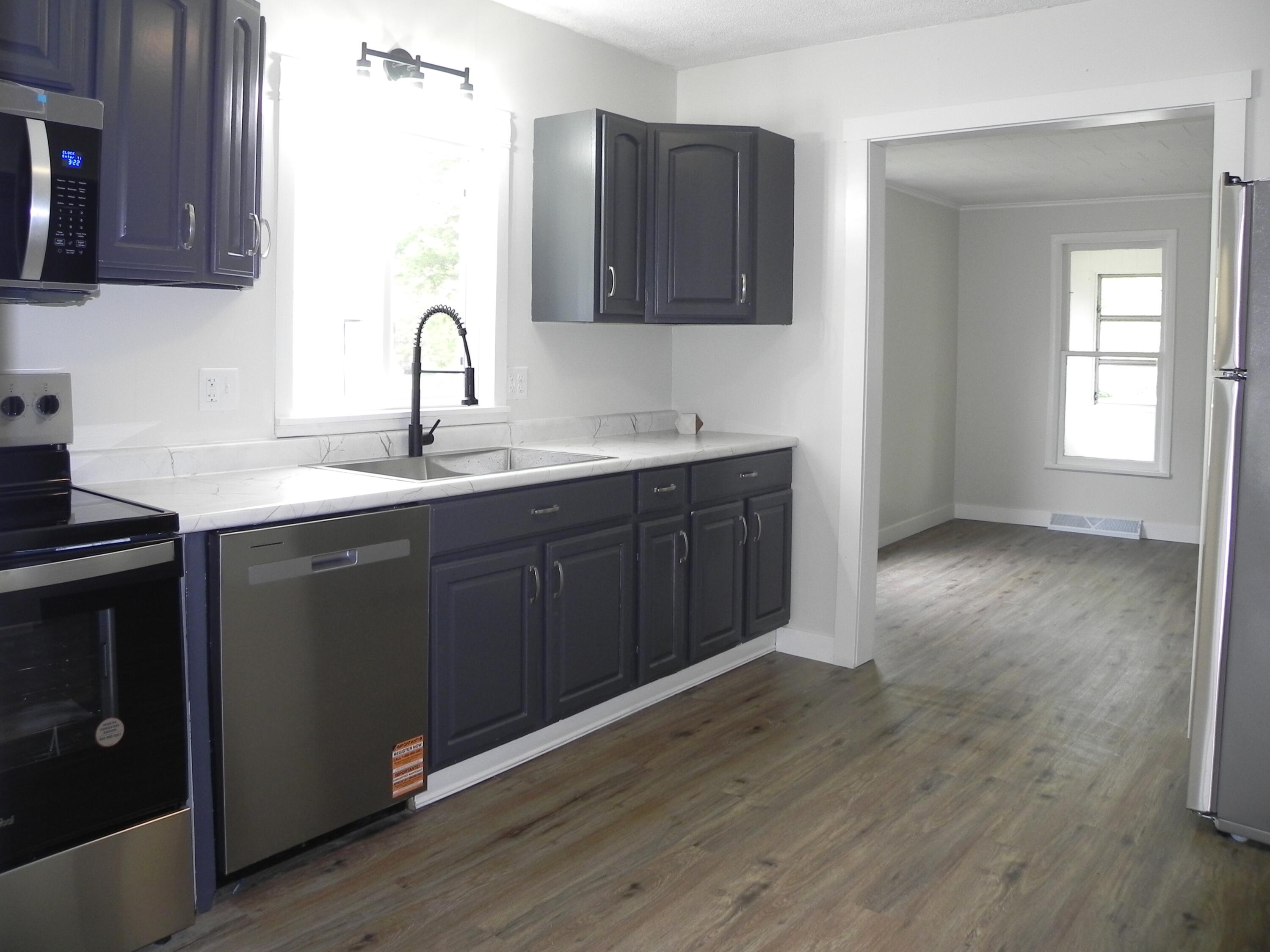 437 East Michigan Avenue Three Rivers, MI 49093 - Photo 2 of 31 DSCN1642