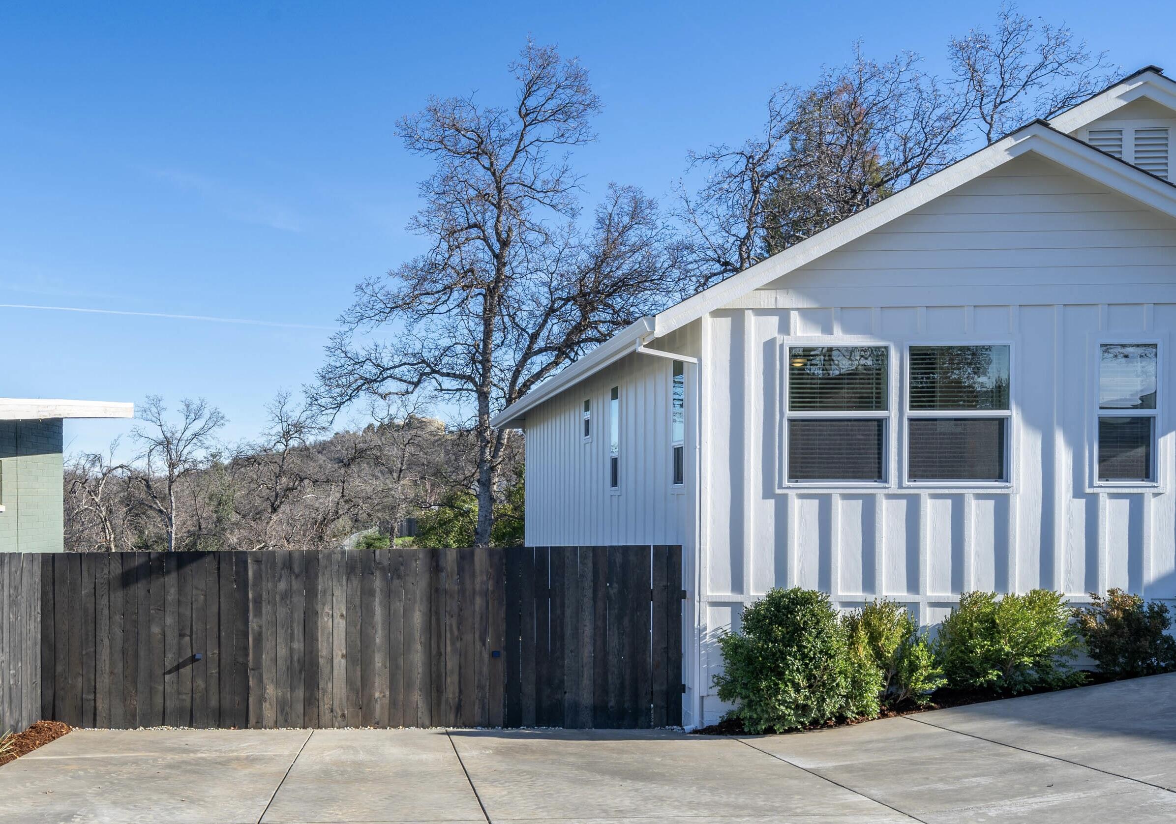 1387 Ridge Drive Redding, CA 96001 - Photo 35 of 44 a front view of house with pathway