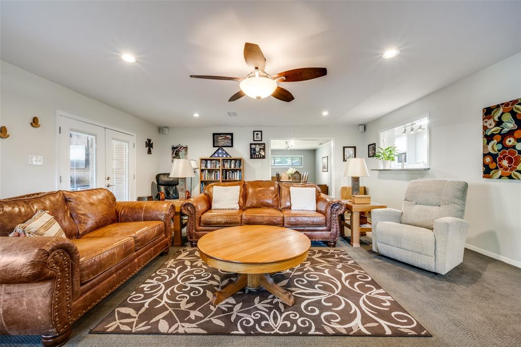1027 Stanley Street Denton, TX 76201 - Photo 10 of 38 24X19 LIVING SPACE~FRIENDS & FAMILY GATHERING~
