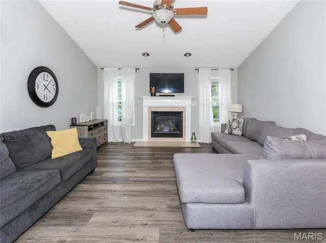 $420,000 | 308 Eisenhower Boulevard, Troy, IL 62294