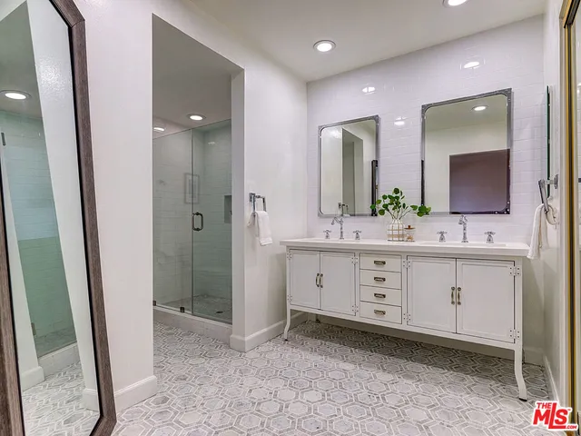 $1,298,000 | 4776 La Villa Marina, Unit D, Marina del Rey, CA 90292