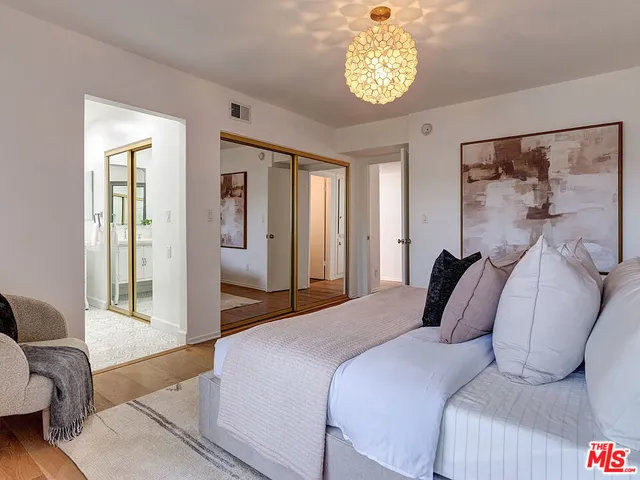 $1,298,000 | 4776 La Villa Marina, Unit D, Marina del Rey, CA 90292