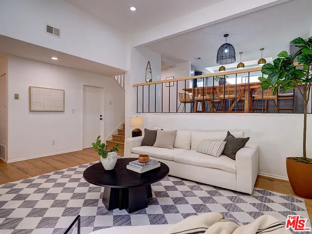 $1,298,000 | 4776 La Villa Marina, Unit D, Marina del Rey, CA 90292