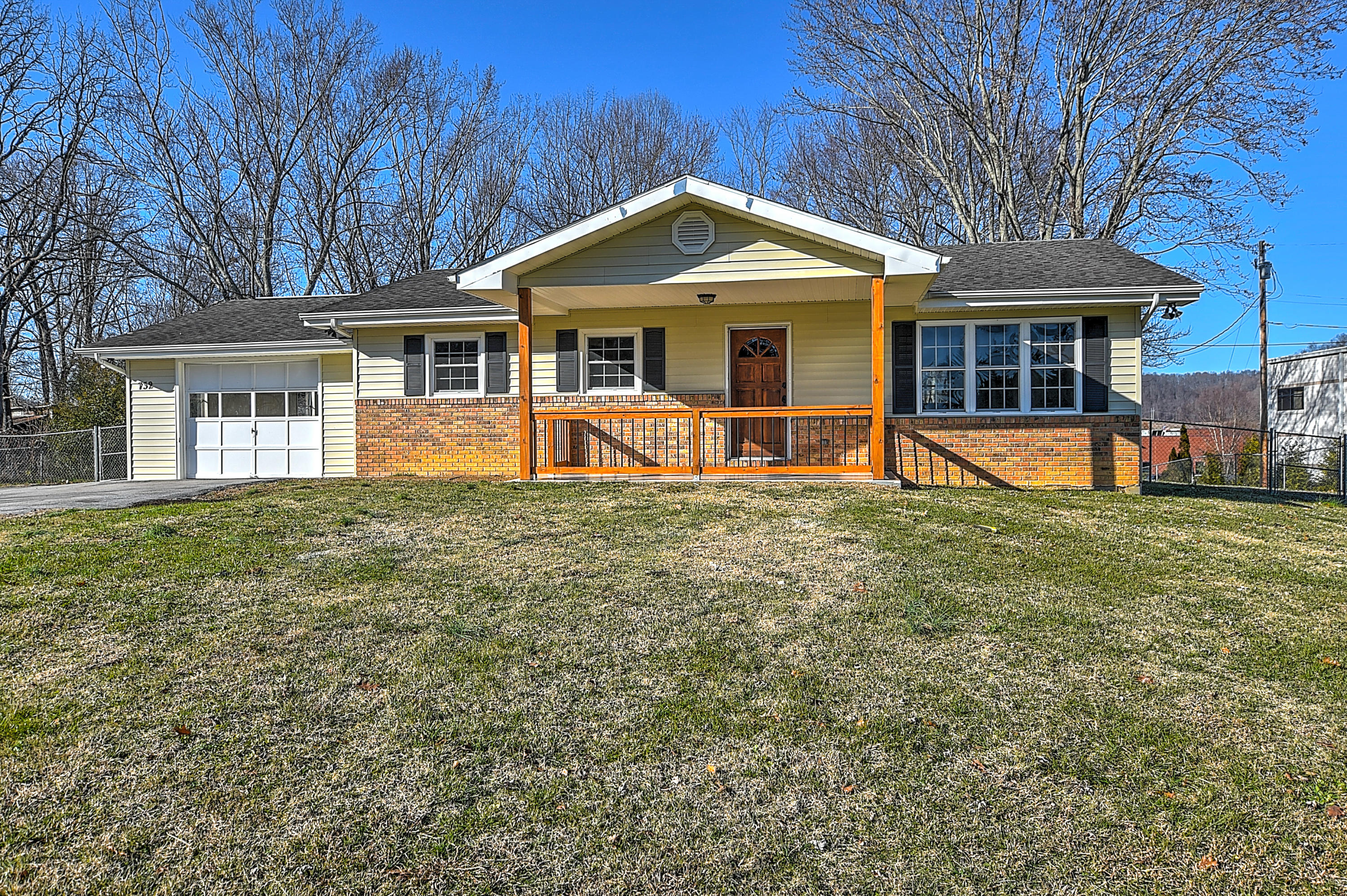 732 Meadow View Road Bristol, TN 37620 - Photo 3 of 39 732 Meadow VIew-6