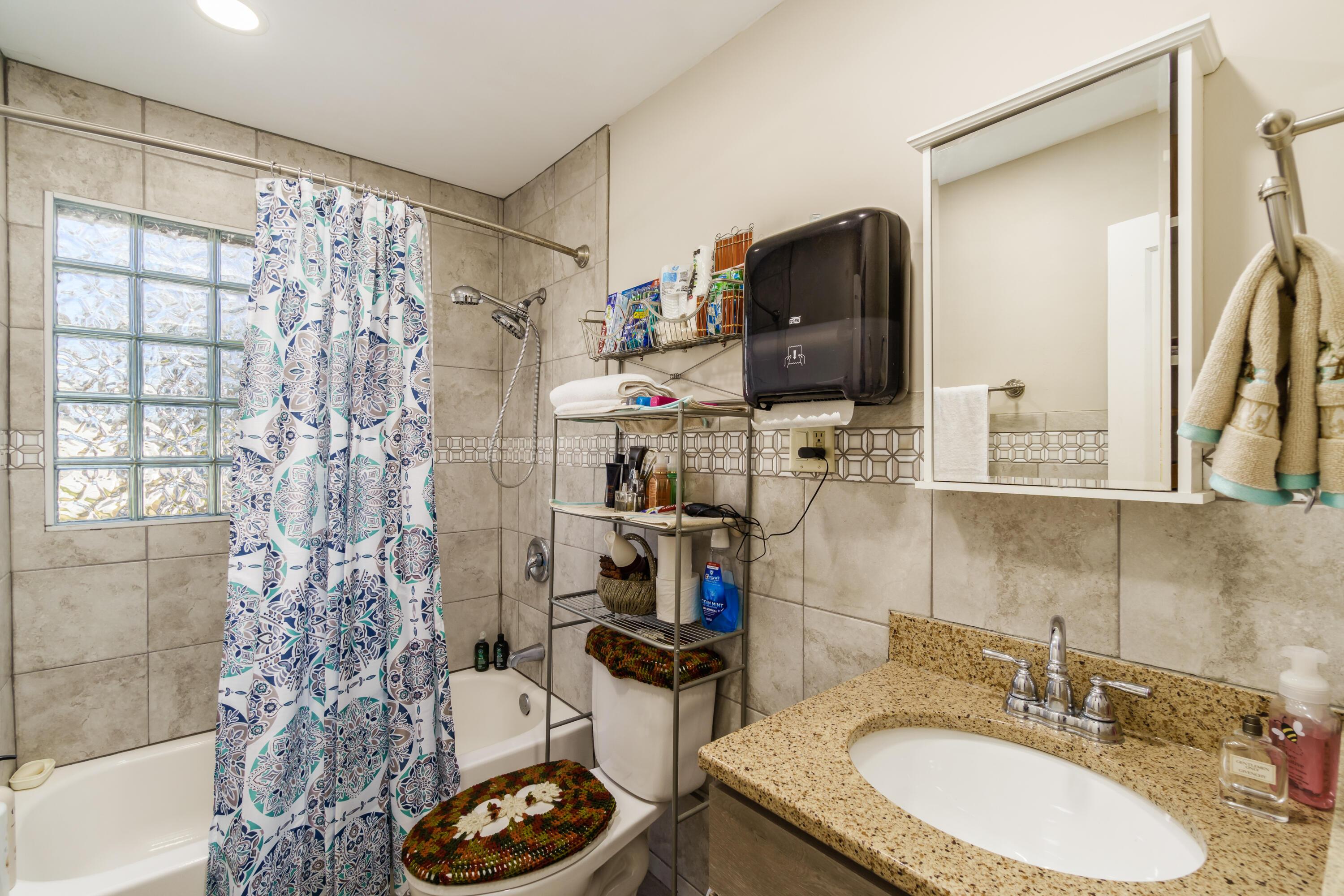 3282 Karl Road Columbus, OH 43224 - Photo 25 of 40 Full Bath