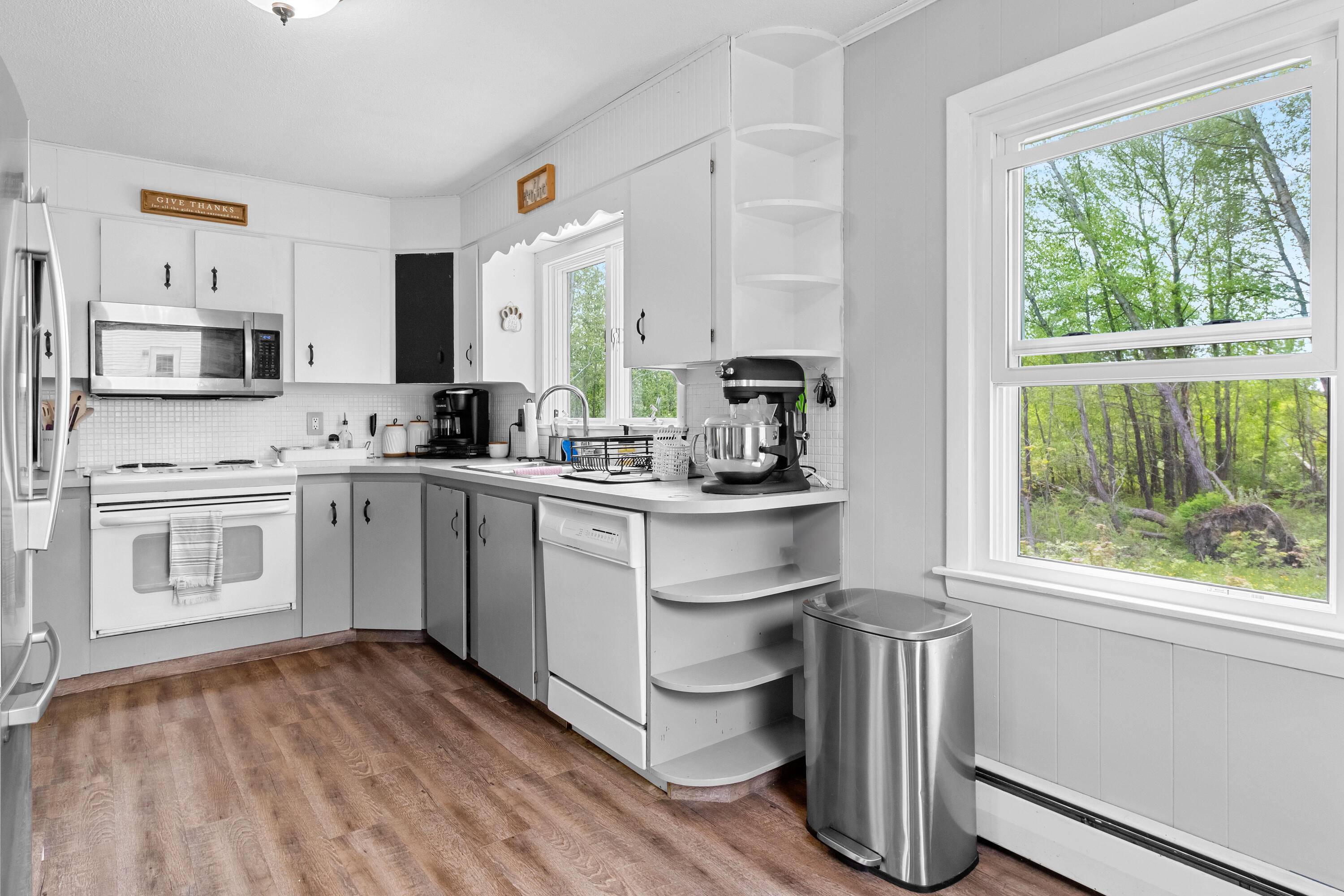 490 Main Street Thomaston, ME 04861 - Photo 7 of 27 IMG_9677 (1)