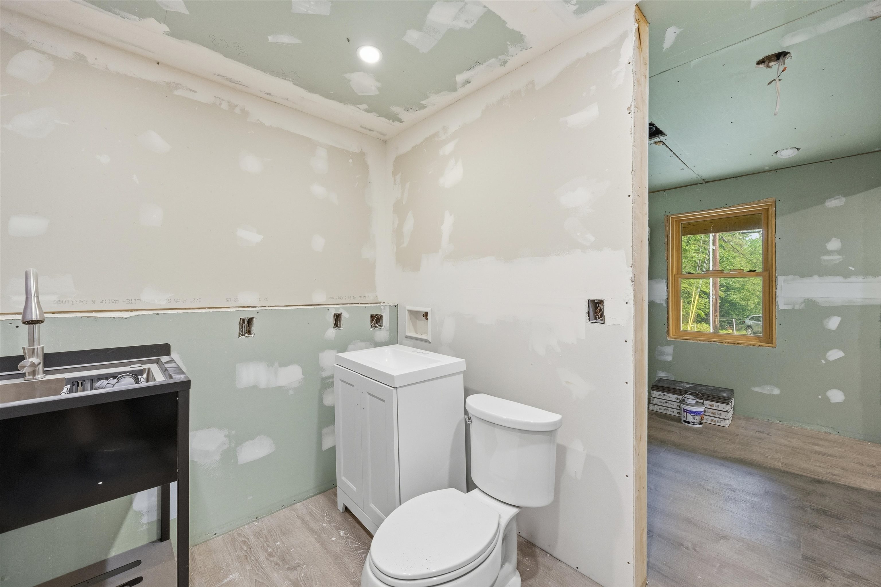 89 Hemlock Lane Danbury, NH 03230 - Photo 19 of 59