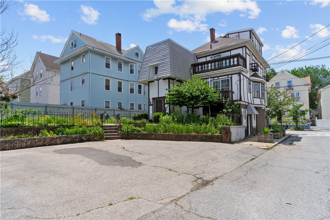 129 Academy Avenue Providence, RI 02908 - Photo 2 of 49