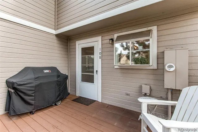 a view of a car in front of a house