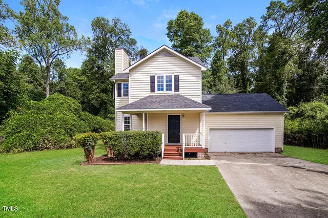 $304,900 | 504 Pegstone Court, Fuquay-Varina, NC 27526
