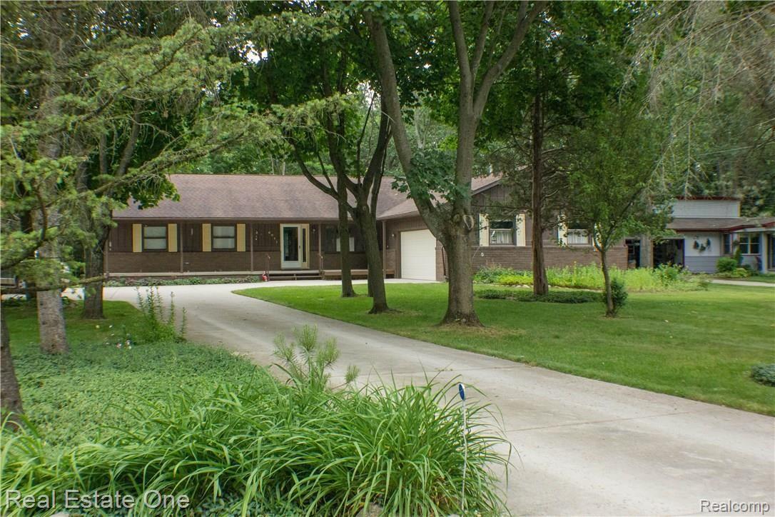 8911 River Valley Road Brighton, MI 48116 - Photo 32 of 34 NICE SET BACK