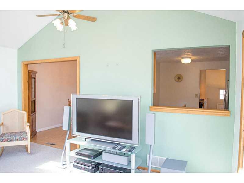 187 Rocky Ridge Road Bethel Park, PA 15102 - Photo 19 of 25 Sunroom.