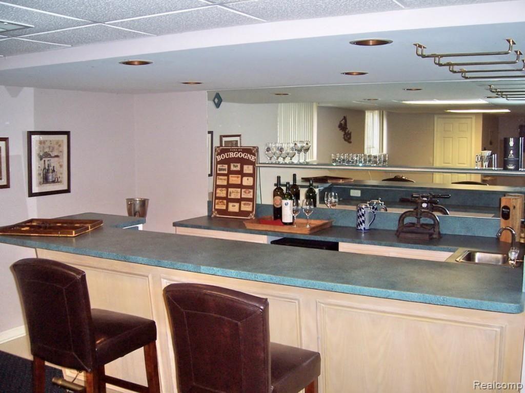 2953 Baytree Court Rochester, MI 48306 - Photo 29 of 34 Lower Level Wet Bar