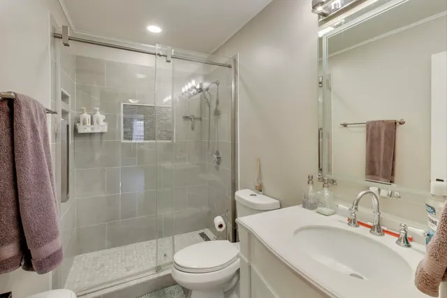 $4,000 | 9 Monroe Court, Streamwood, IL 60107