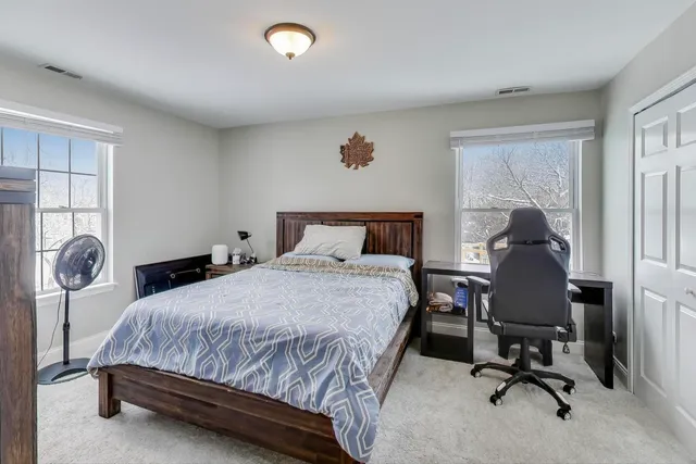 $4,000 | 9 Monroe Court, Streamwood, IL 60107