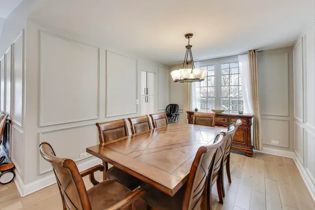 $4,000 | 9 Monroe Court, Streamwood, IL 60107