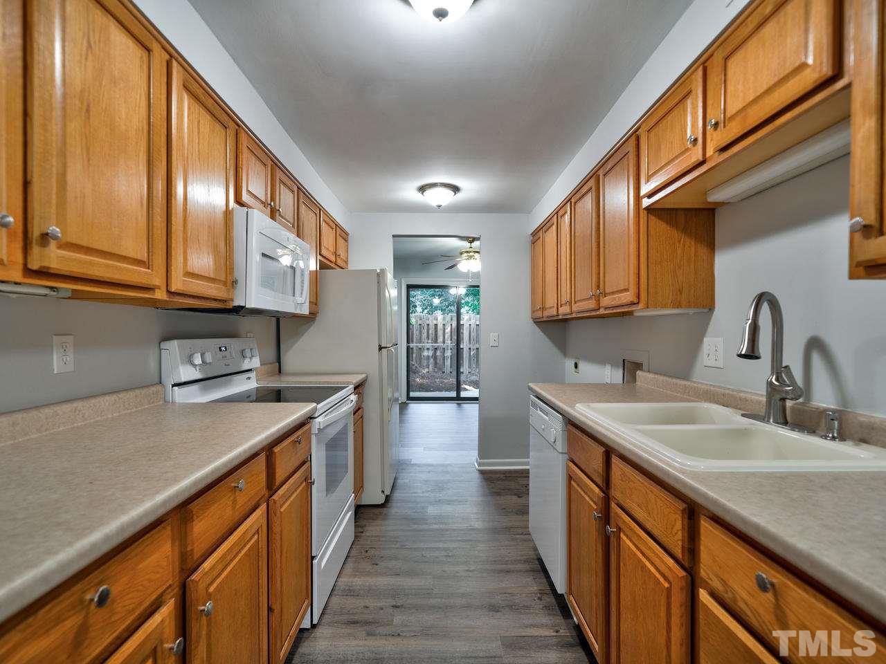 1740 Quail Ridge Road Raleigh, NC 27609 - Photo 9 of 28