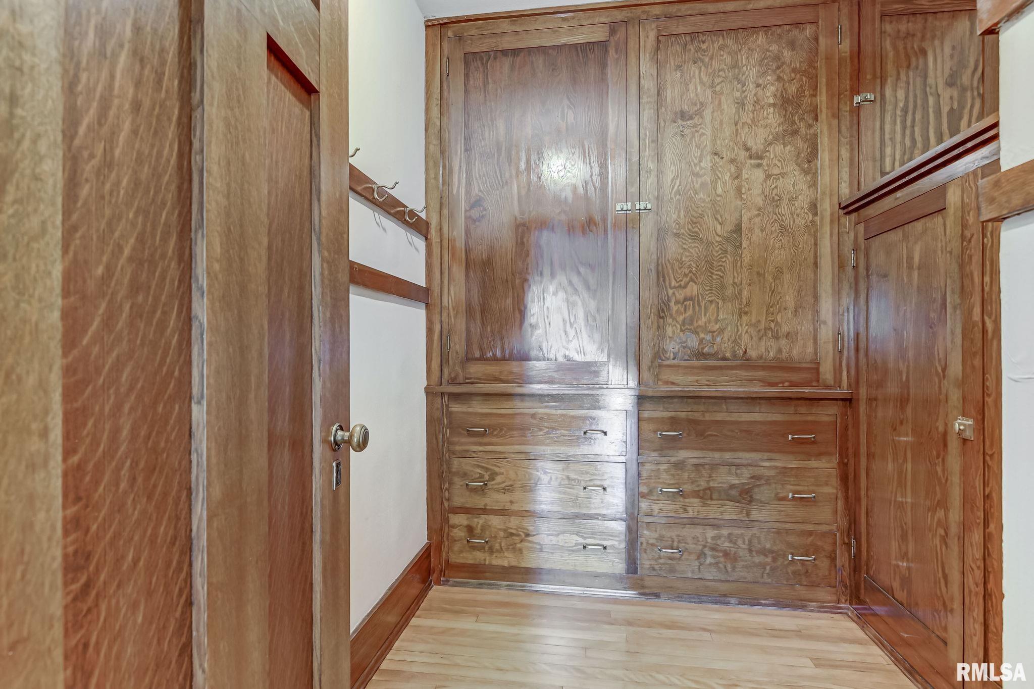 109 West Macon Street Clinton, IL 61727 - Photo 11 of 90