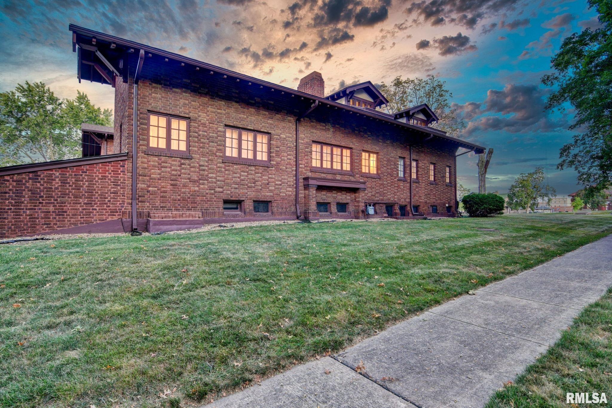 109 West Macon Street Clinton, IL 61727 - Photo 20 of 90