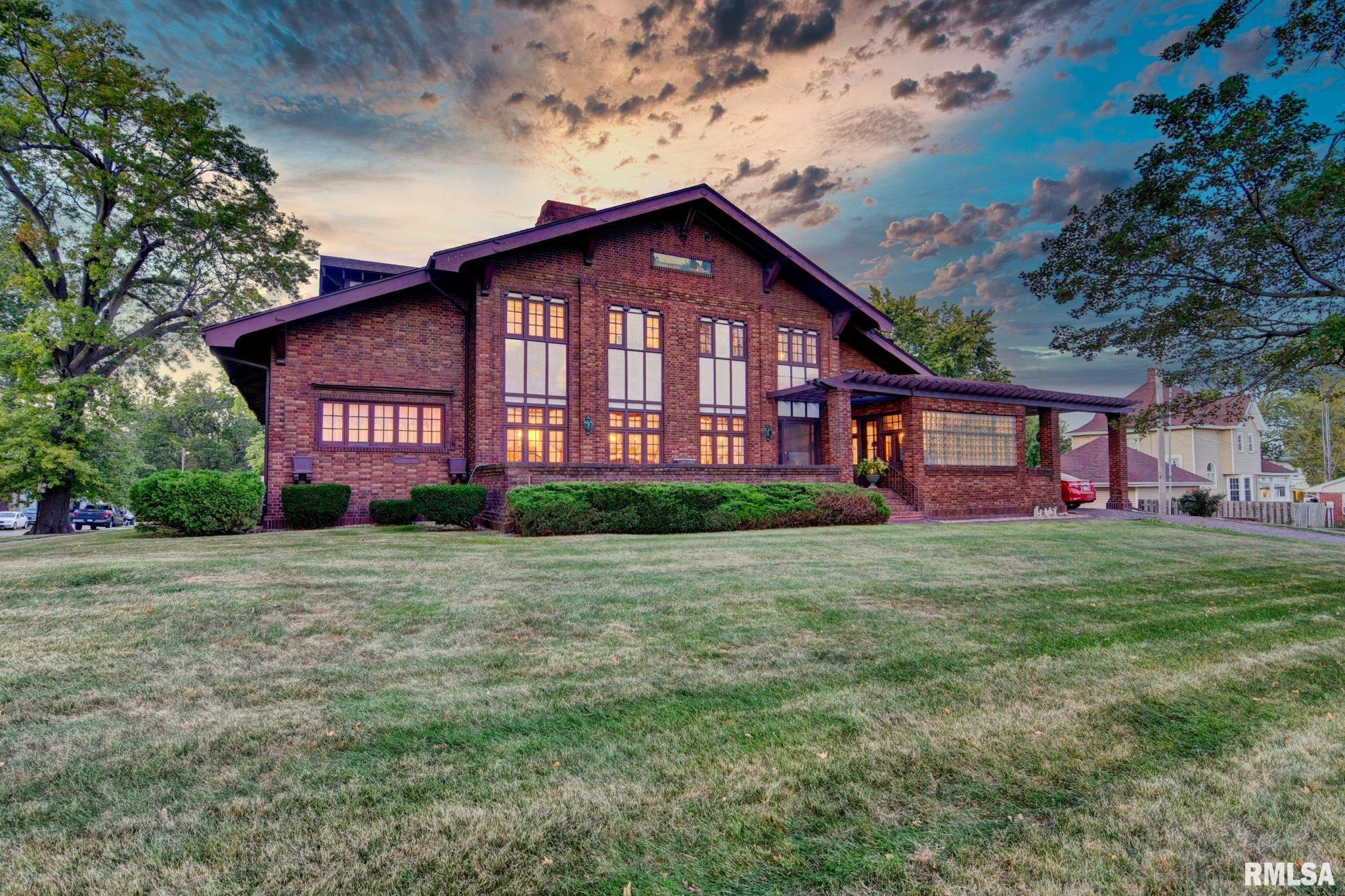 109 West Macon Street Clinton, IL 61727 - Photo 3 of 90
