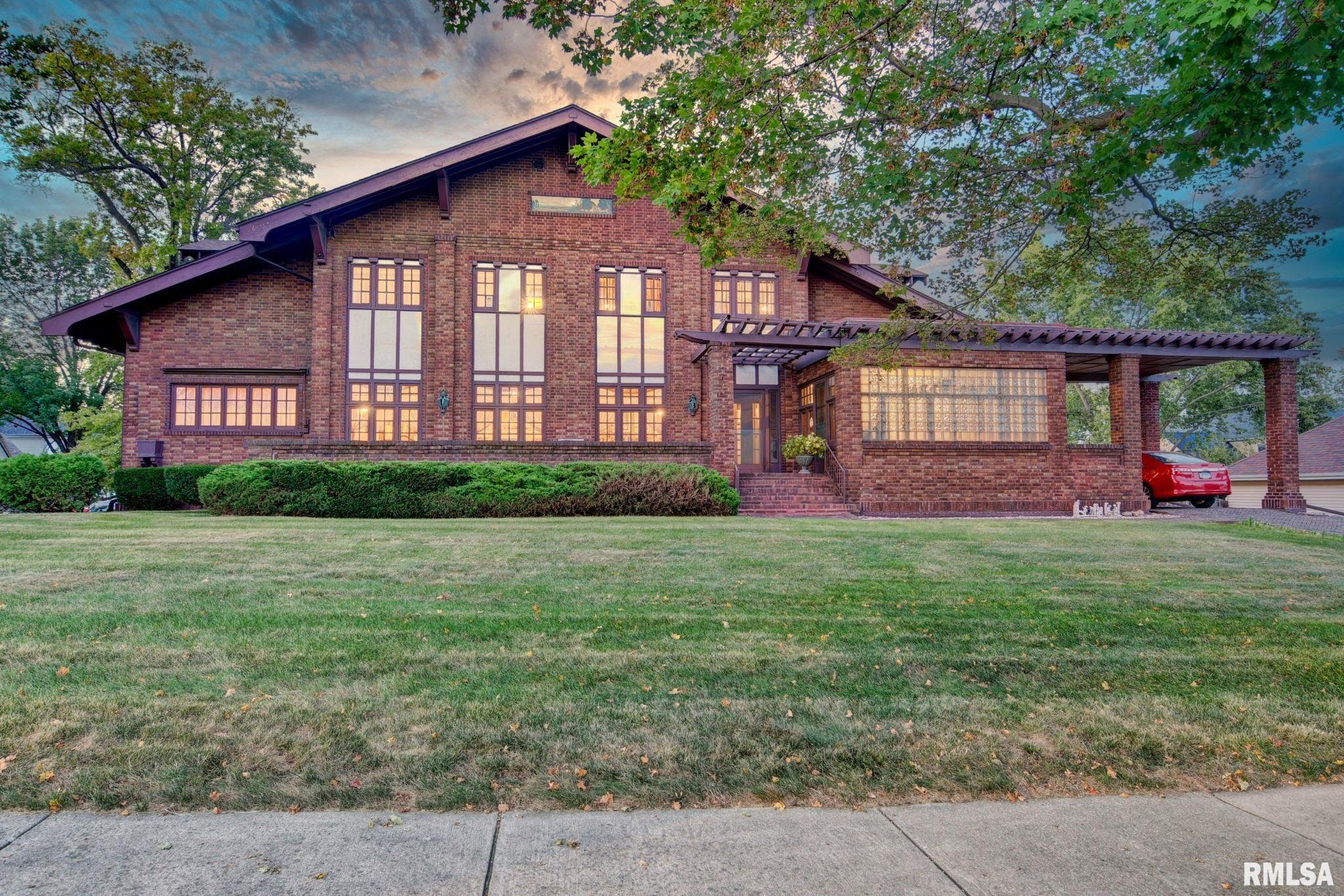109 West Macon Street Clinton, IL 61727 - Photo 5 of 90