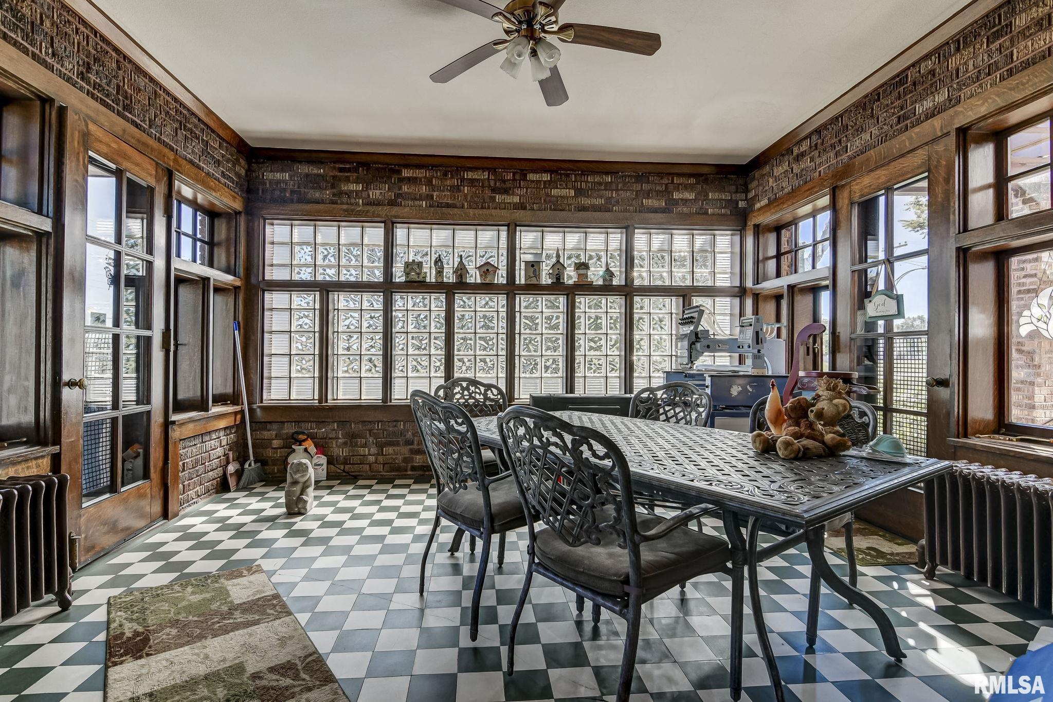 109 West Macon Street Clinton, IL 61727 - Photo 81 of 90