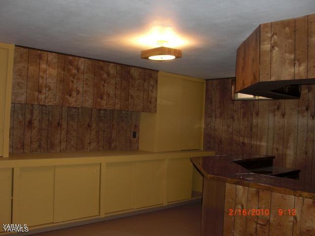 2221 Thacker Road Zillah, WA 98953 - Photo 5 of 7 a bathroom with a shower