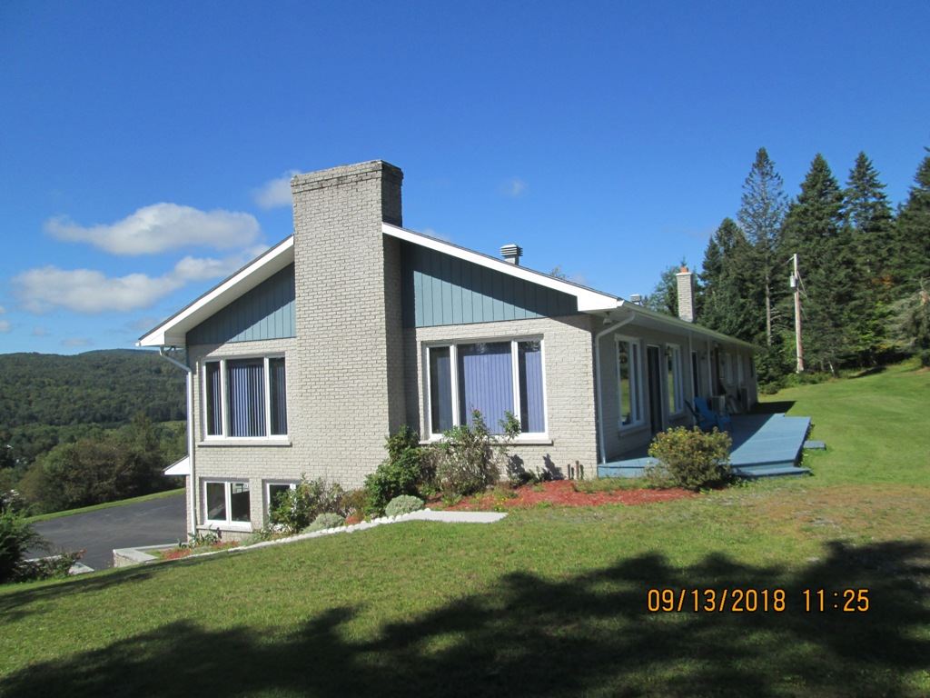 54 Reservoir Road Canaan, VT 05903 - Photo 5 of 38
