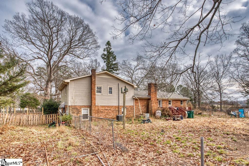 135 Garrett Road Chesnee, SC 29323 - Photo 6 of 31