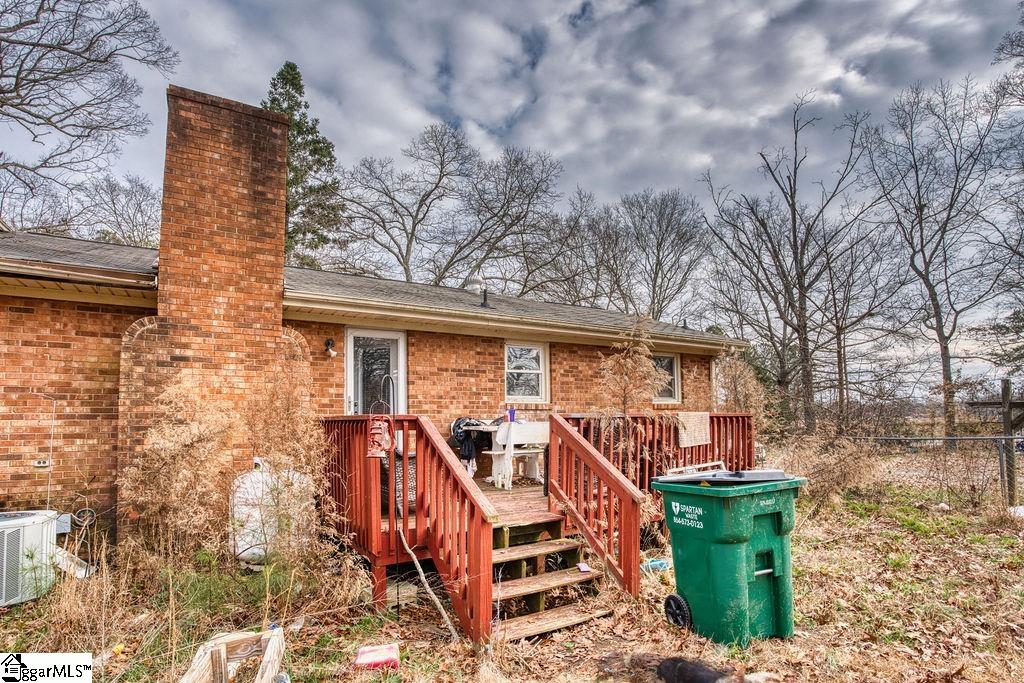 135 Garrett Road Chesnee, SC 29323 - Photo 7 of 31