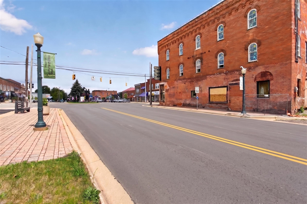 101 Monroe Street, Unit : 2 Brooklyn, MI 49230 - Photo 9 of 9