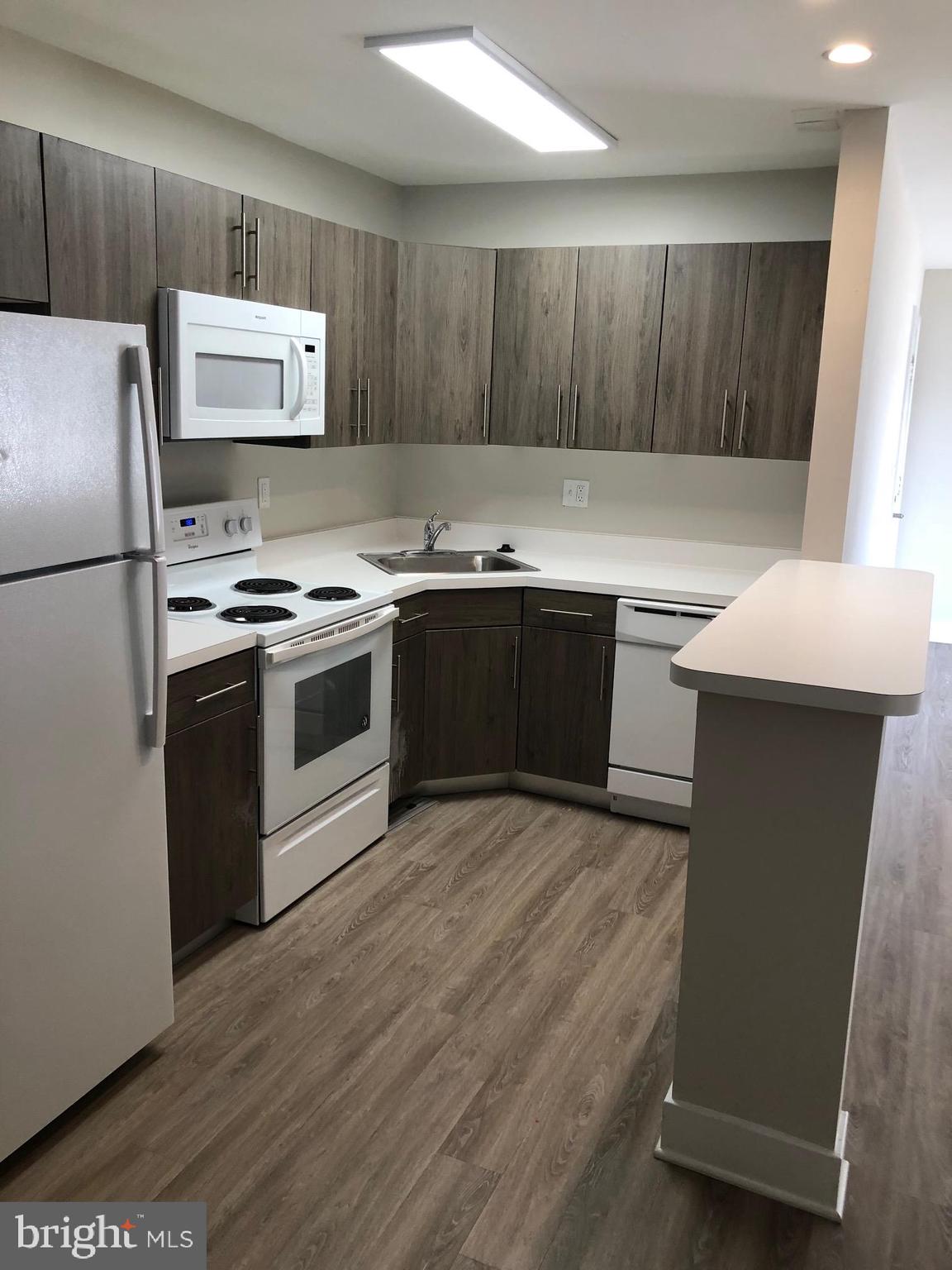 103 Chestnut Crossing Drive, Unit C Newark, DE 19713 - Photo 2 of 13 Kitchen